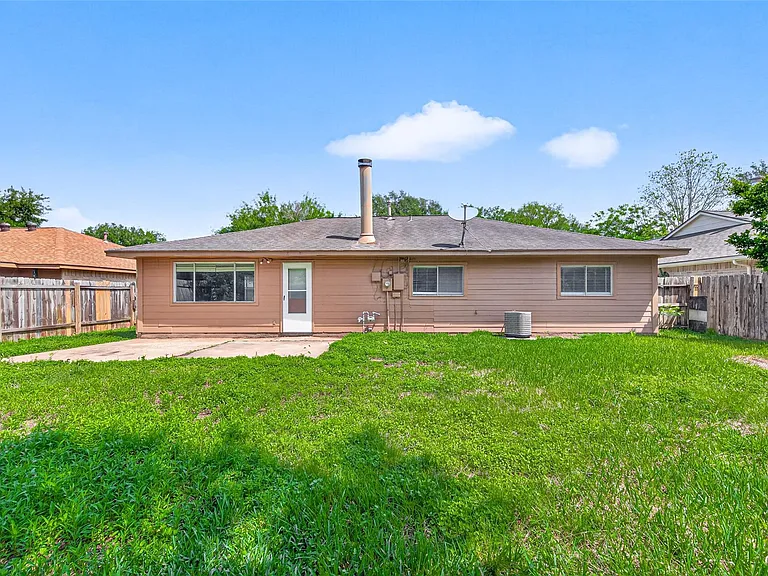 2310 Woodwind Dr — Photo 42