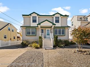 324 N 2nd St, Surf City, NJ 08008