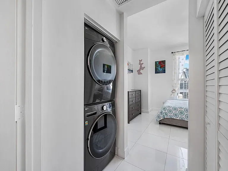 950 Brickell Bay Dr #5006 — Photo 13