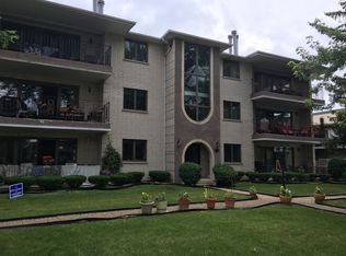 7921 W 103rd St APT 1B, Palos Hills, IL 60465
