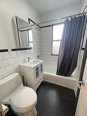 3rd image of 2851 48th St APT 3