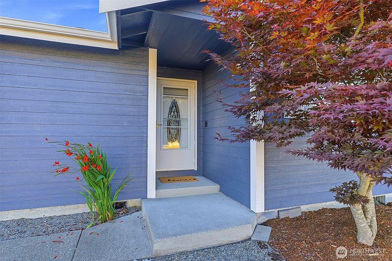 4th image of 6316 58th Avenue SE
