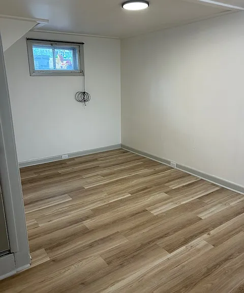1029 1/2 Yale Ave — Photo 5