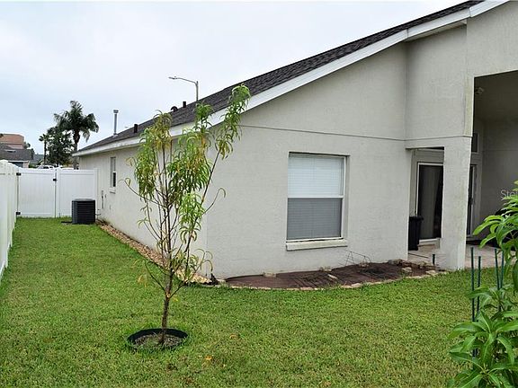 3rd image of 518 Lady Diana Dr