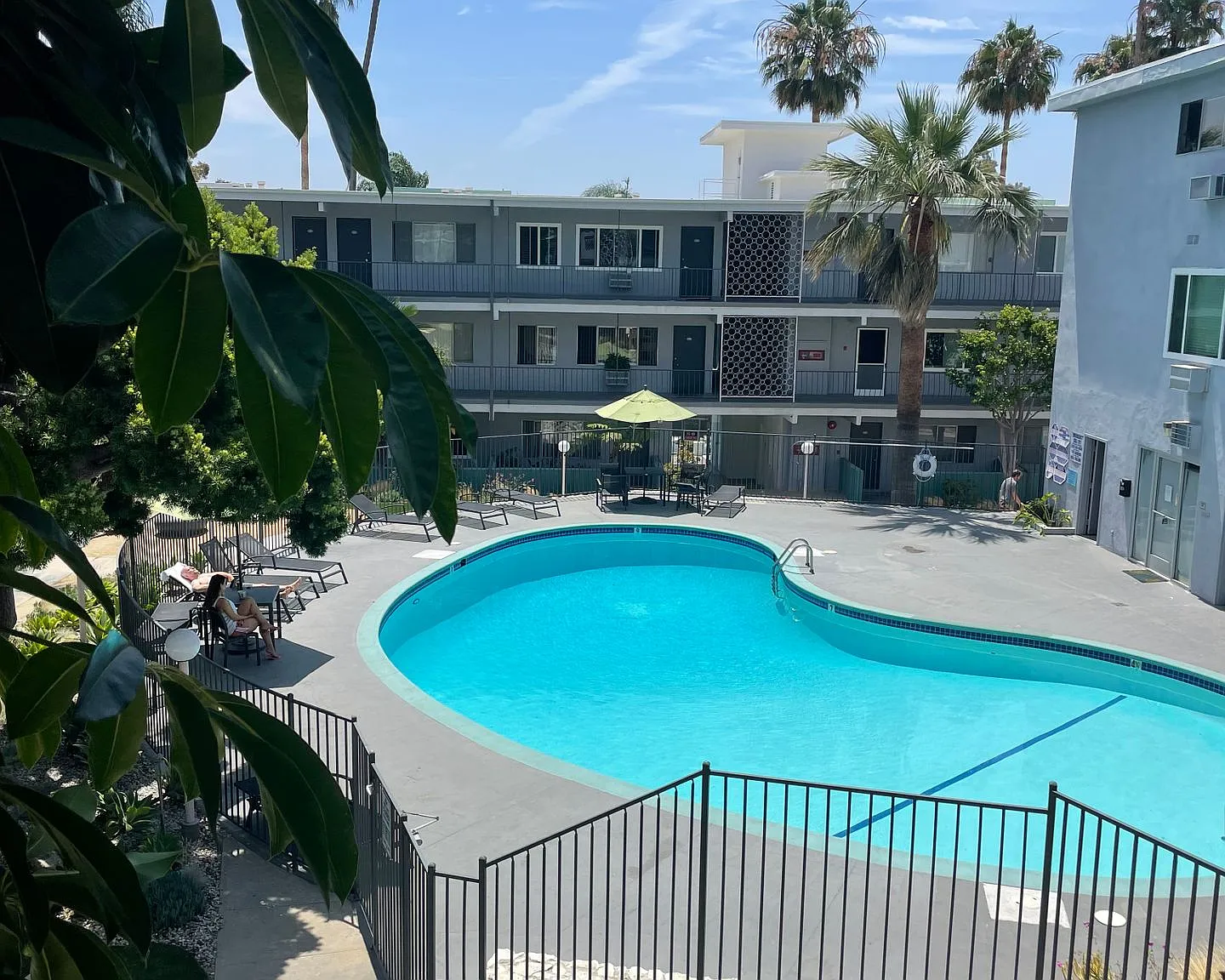 The Diplomat Apartments — Photo 4
