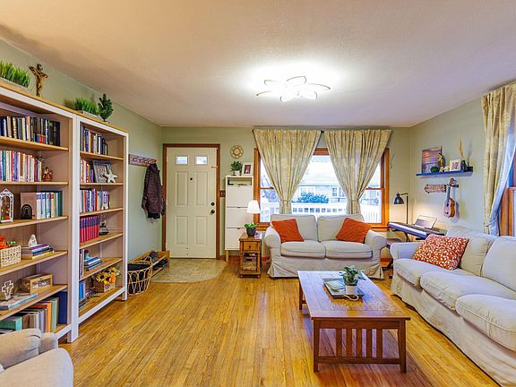 5th image of 607 W Alma St