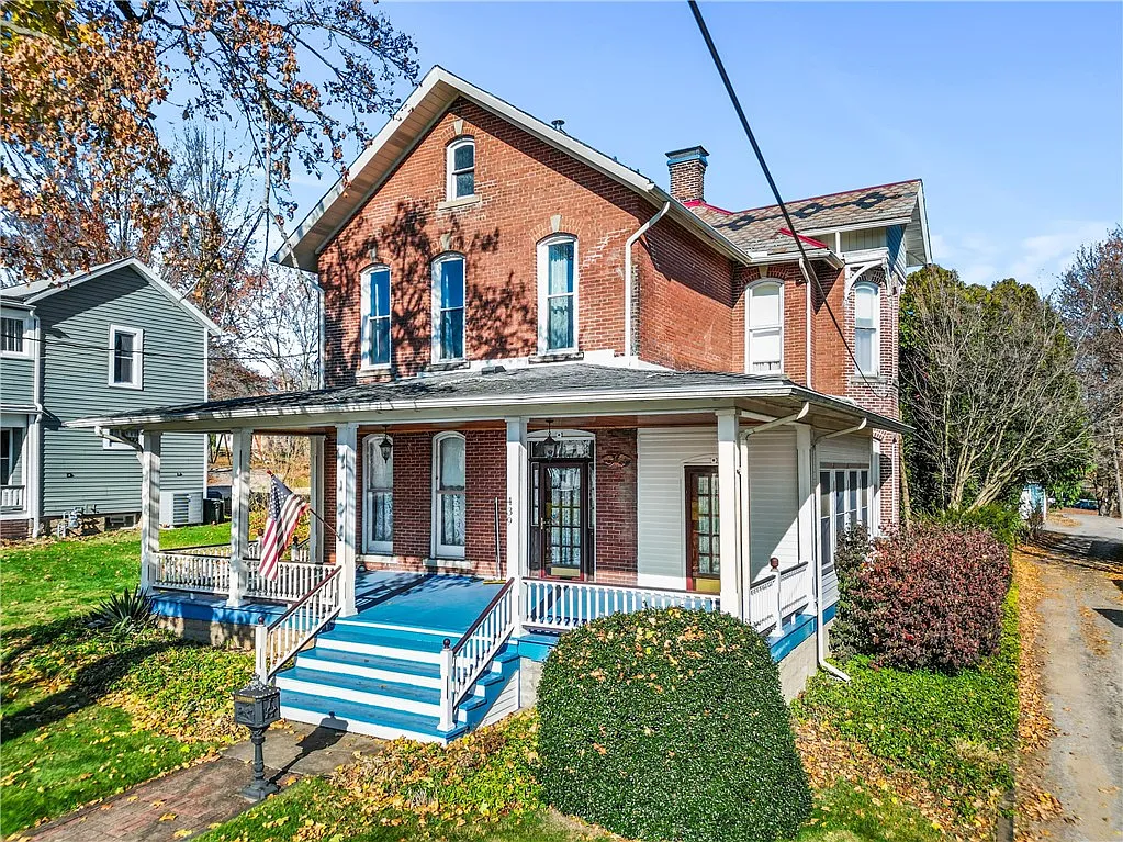 439 E Butler St photo 1