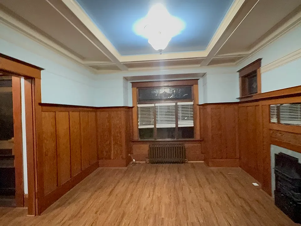 306 Esmond Ave #6
