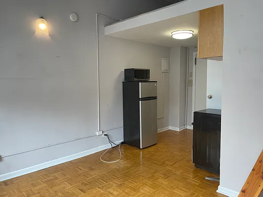 Rented by Beekman Street Realty | media 27