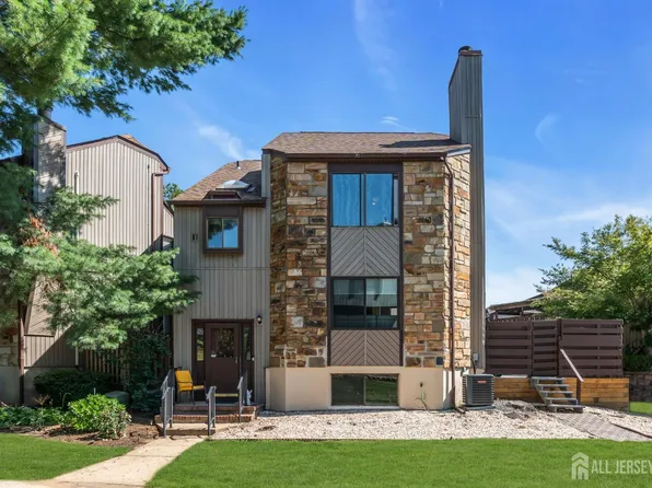 167 Goldmine Ln, Old Bridge, NJ 08857