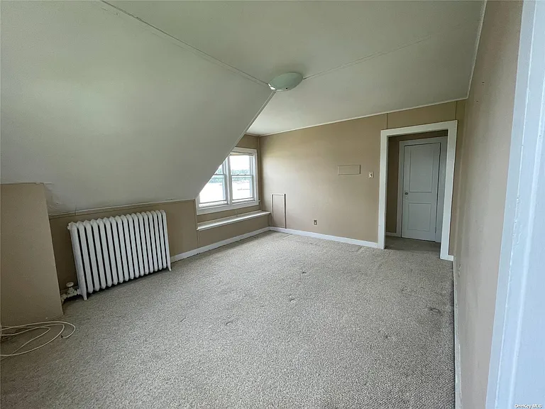 293 W Shore Rd #4 — Photo 8