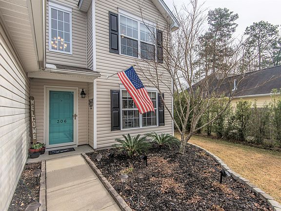 3rd image of 306 Arbor Oaks Dr