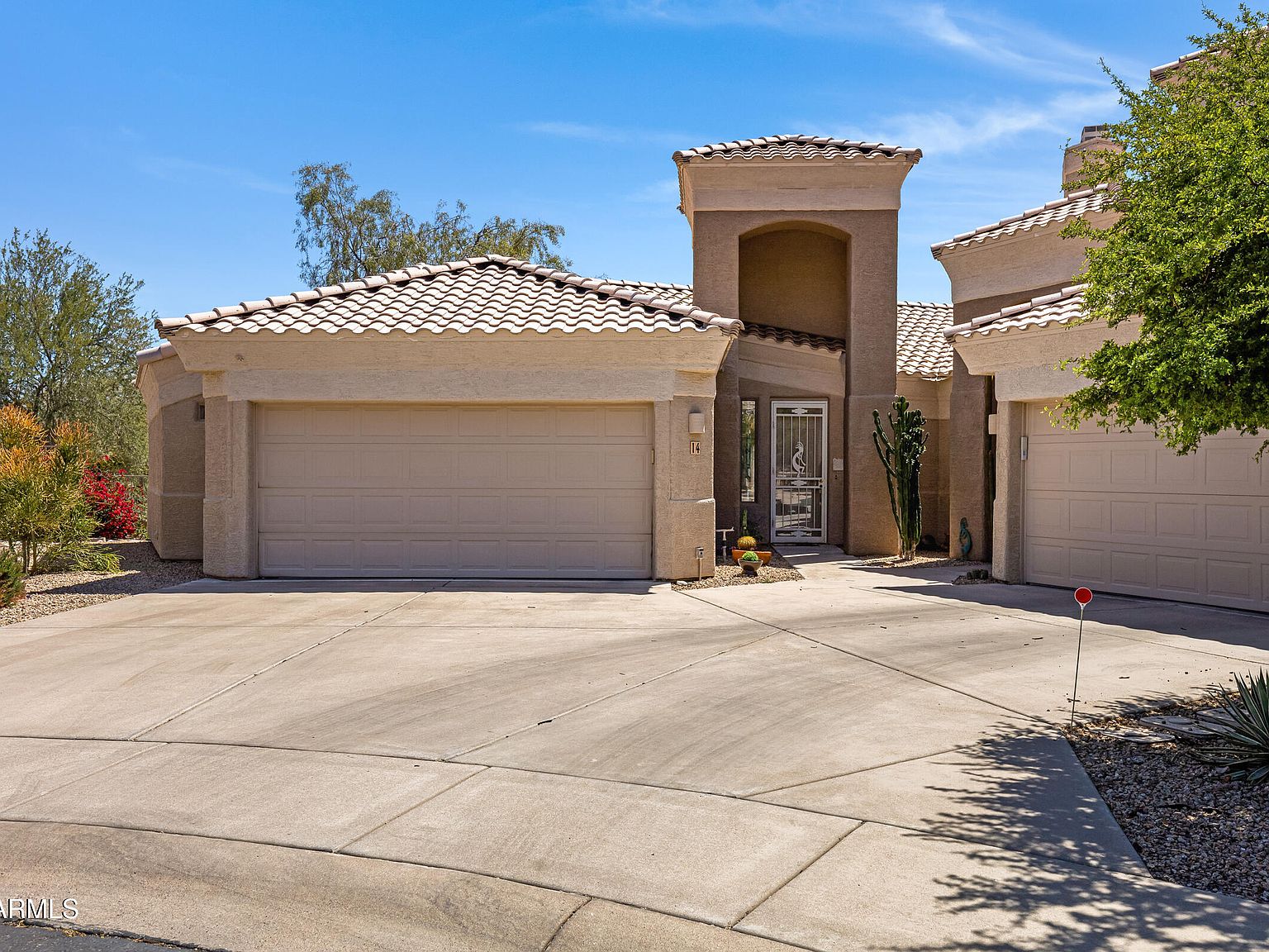 a*y様 house on the hill Allan Shope | House on a Hill