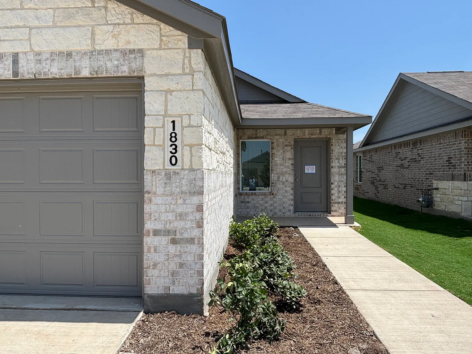 3 bed, 1461 sqft, $2,200 — Photo 3