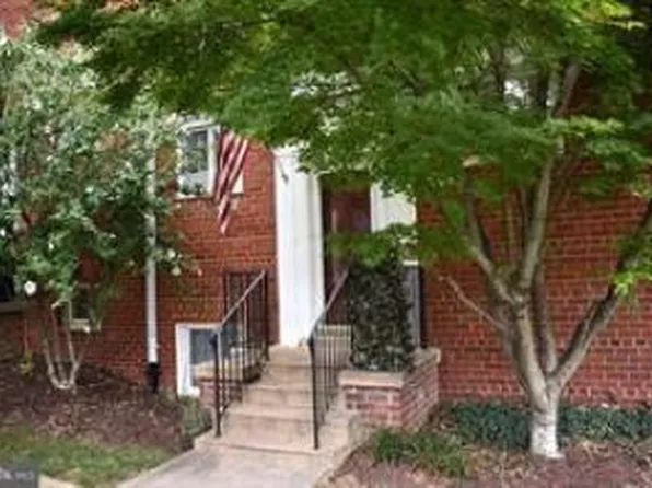 3706 Gunston Rd, Alexandria, VA 22302