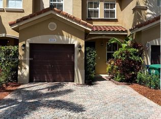 8910 SW 108th Pl, Miami, FL 33176