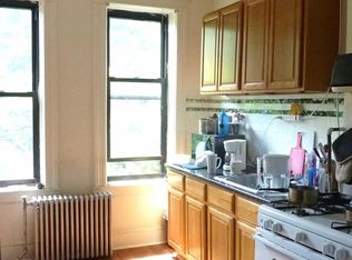 1682 Gates Ave, Ridgewood, NY 11385