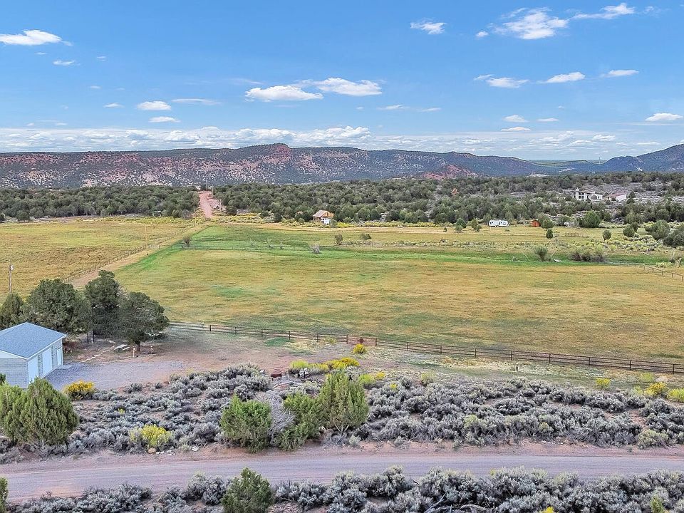 1st image of 713 W Eagle View Rnch