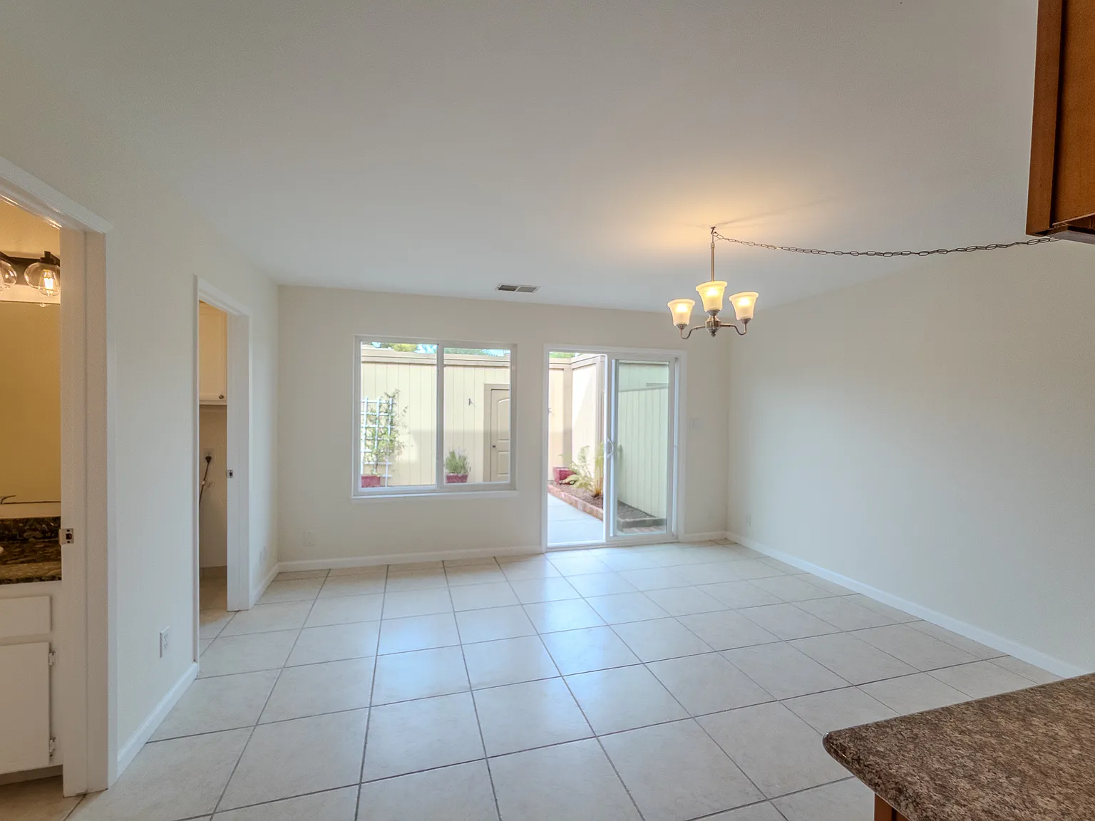 4 bed, 2.5 bath, 1779 sqft, $4,695 — Photo 3