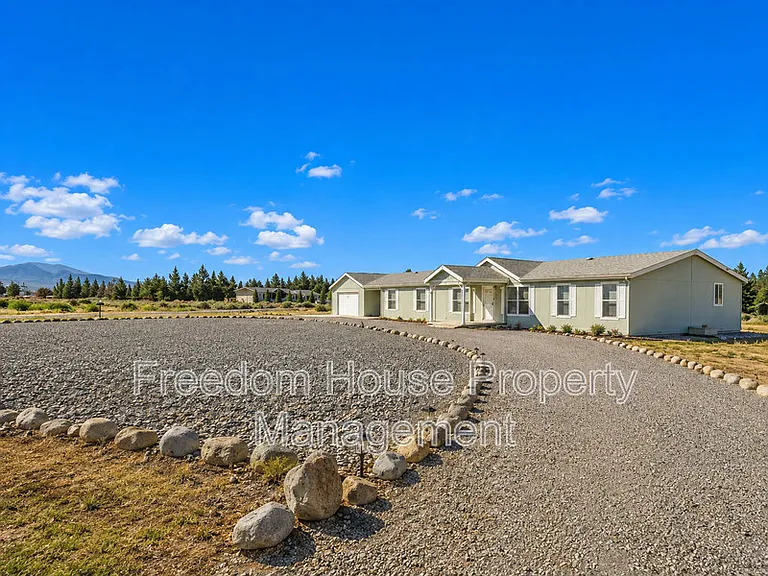 5220 Jerry Ave — Photo 2