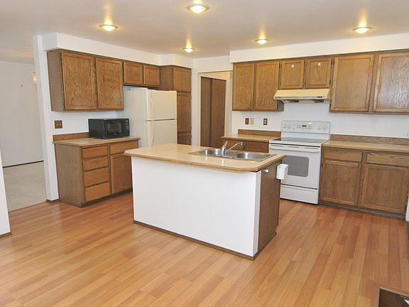 4th image of 1331 222nd Pl NE
