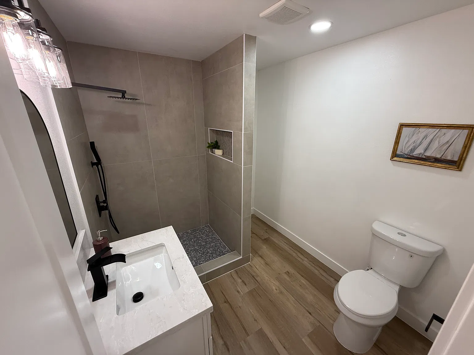 1 bed, 500 sqft, $2,400 — Photo 3