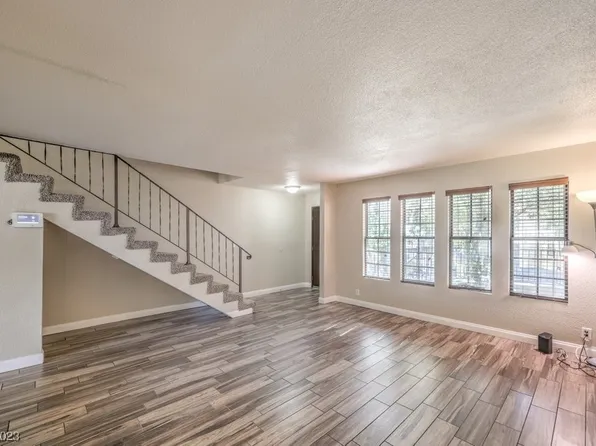 2080 Karen Ave #20, Las Vegas, NV 89169