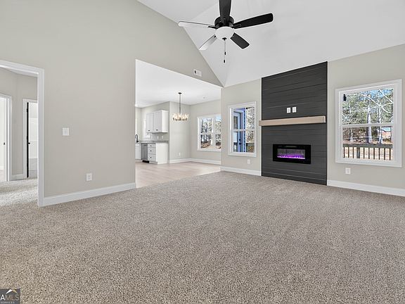 3rd image of 3164 Sweetbriar Dr