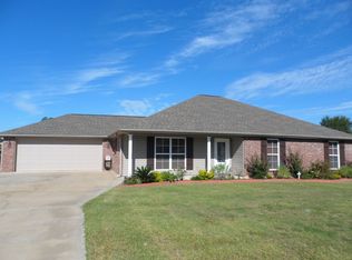 711 Arrowhead Dr, Lake Charles, LA 70611
