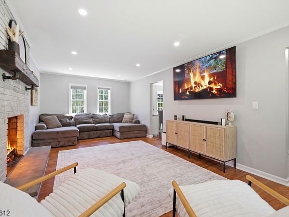4th image of 207 Mooney Rd