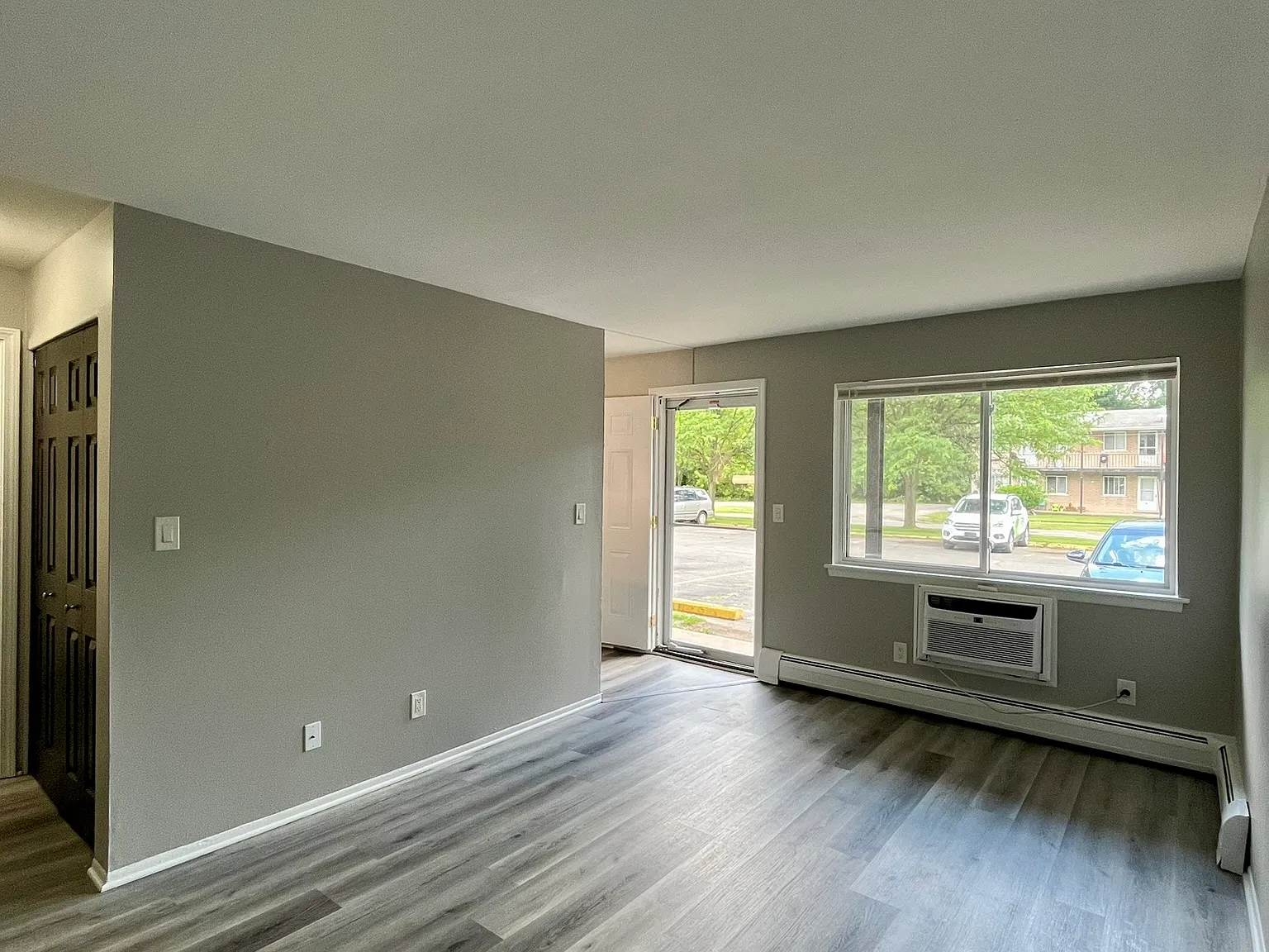 1750-1770 St Johns Park Place Apartments - 3 — Photo 3