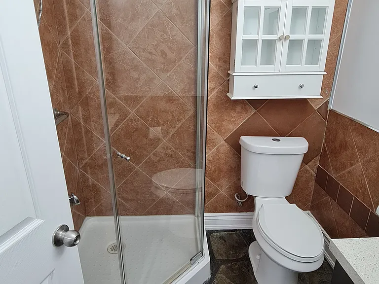 172 Lena Cres #2 — Photo 18