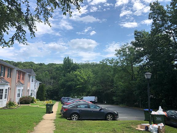 4th image of 805 Twin Brook Ln