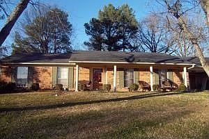 2nd image of 1204 Queensgate Dr