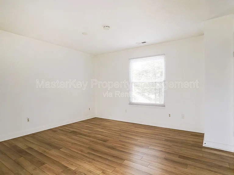8912 Taymouth Ct — Photo 18