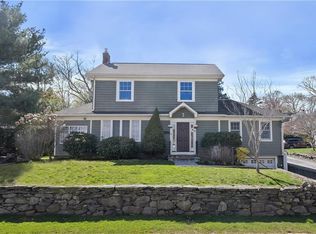 21 Hall St, Warwick, RI 02818