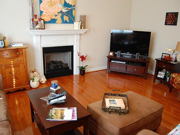 4th image of 2038 Bridle Ln