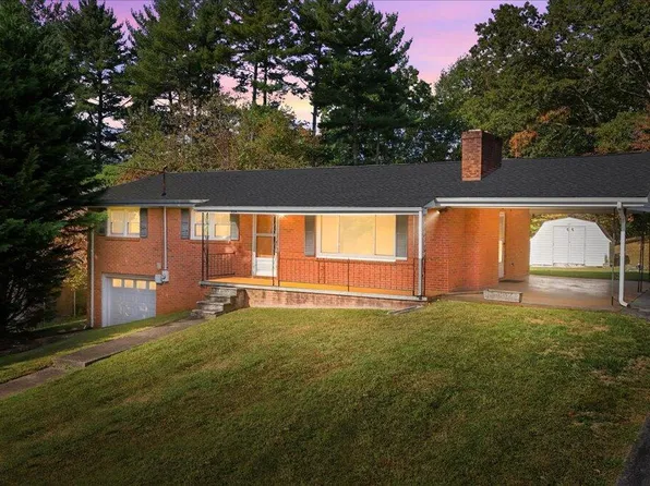 314 Oak Glen Cir, Johnson City, TN 37604