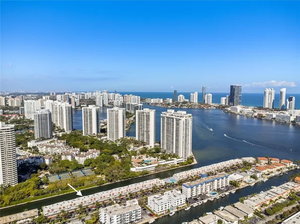3745 NE 171st St APT 76, North Miami Beach, FL 33160