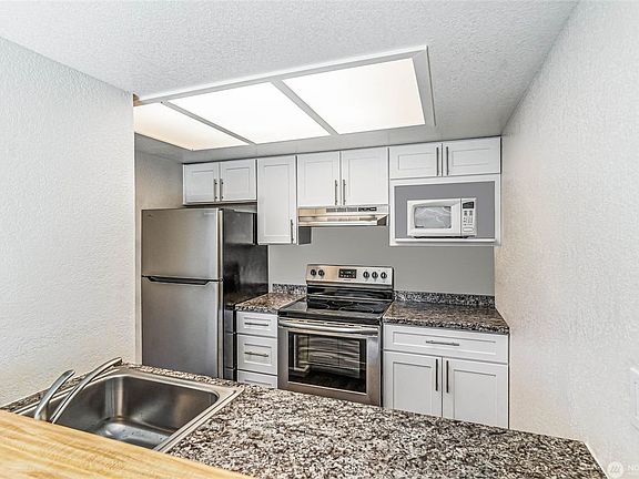 2nd image of 12623 NE 130th Way APT B303