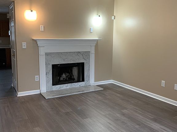 3rd image of 5970 Trent Jones Way