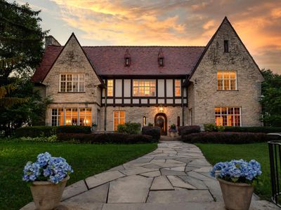 1651 Alta Vista AVENUE, Wauwatosa, WI, 53213