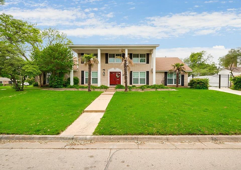 1st image of 5824 Diamond Oaks Dr N