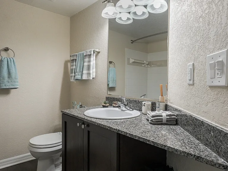 The Landings at Boot Ranch | Palm Harbor FL | Model Guest Bathroom