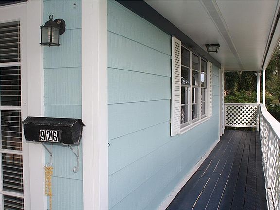 4th image of 926 Laura St