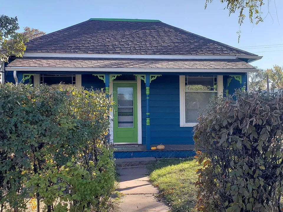 300 E Geneseo St