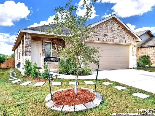 293 middle green, Floresville, TX 78114