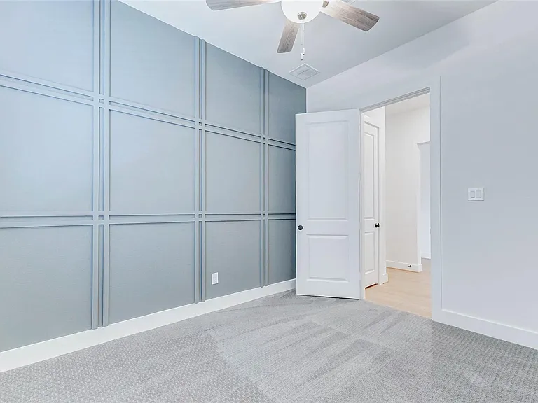 1322 Village Fls — Photo 22