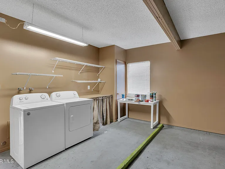 620 Lakeway Dr — Photo 48