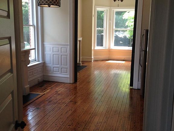 2nd image of 1648 W Grace St APT 1